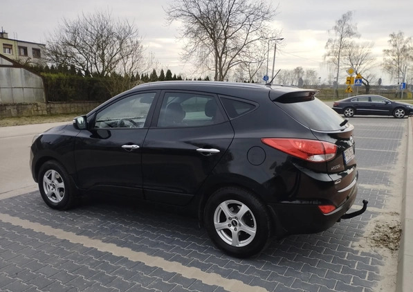 Hyundai ix35 cena 44800 przebieg: 148666, rok produkcji 2013 z Rawicz małe 254